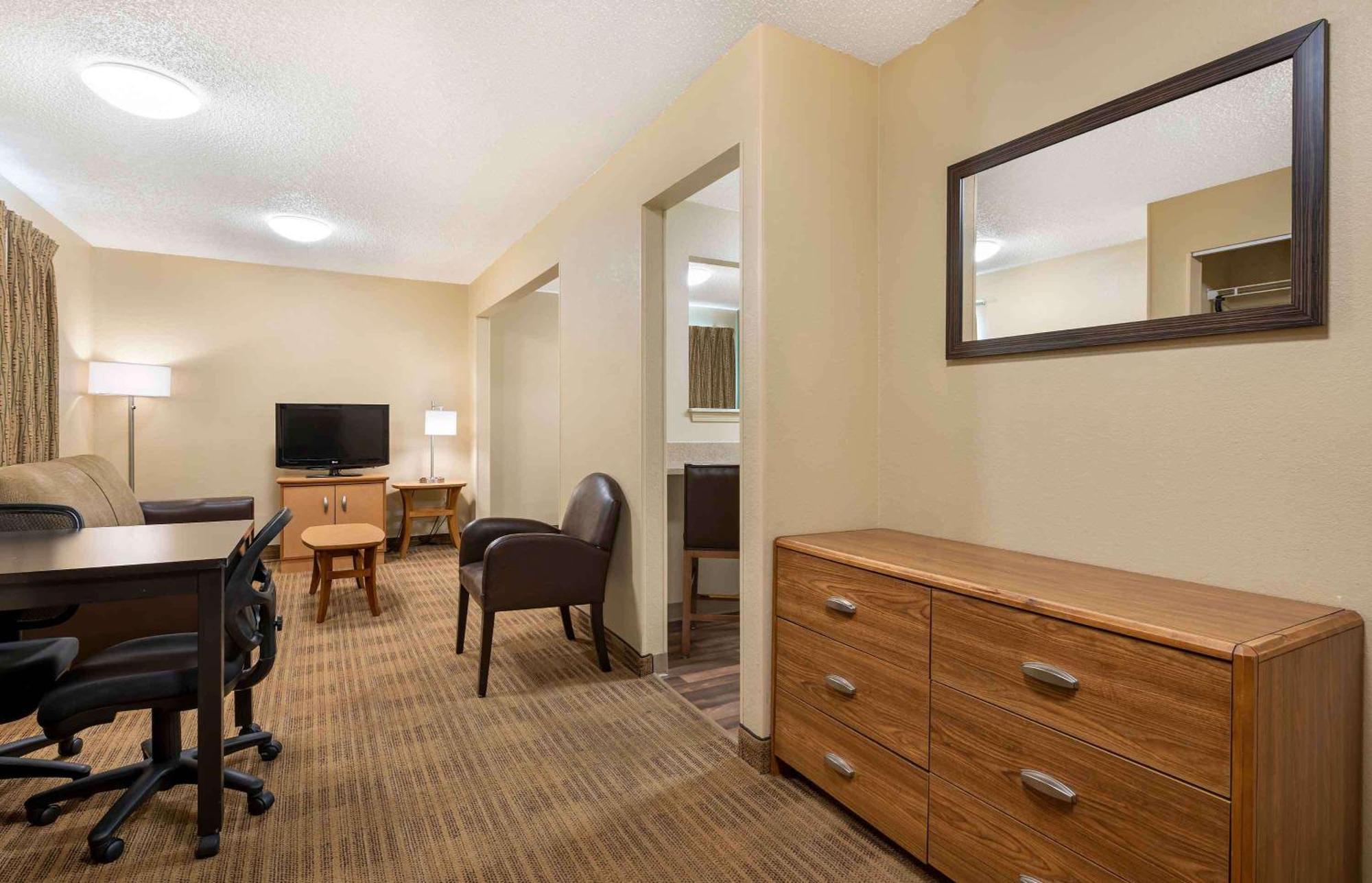 Suburban Studios Indianapolis Northwest - College Parks Eksteriør billede