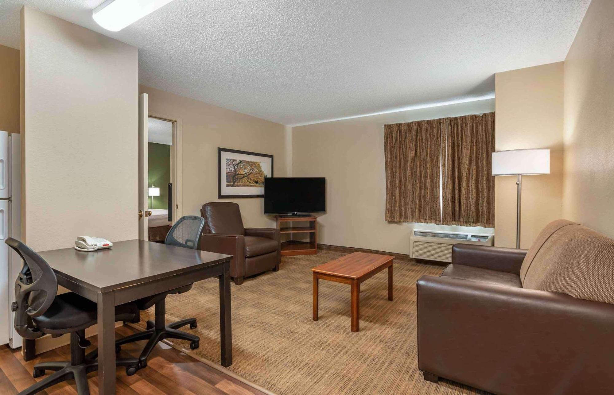 Suburban Studios Indianapolis Northwest - College Parks Eksteriør billede
