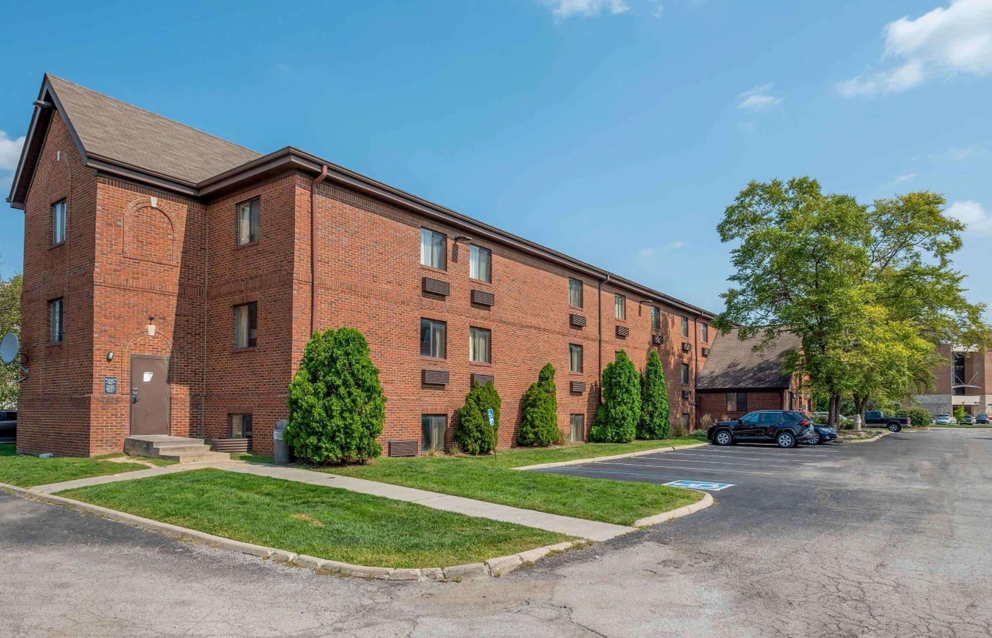 Suburban Studios Indianapolis Northwest - College Parks Eksteriør billede